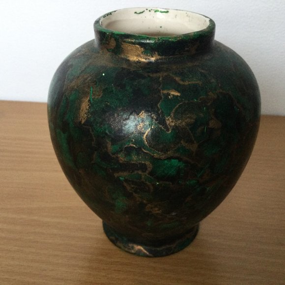 vintage hand painted ceramic small vase green black gold signed R.G 75 - Picture 4 of 8
